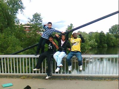 la bande sur le  pon la mtv ok)mdr